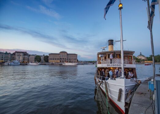 The steamer Blidösund is docked for the Tiny Däck event